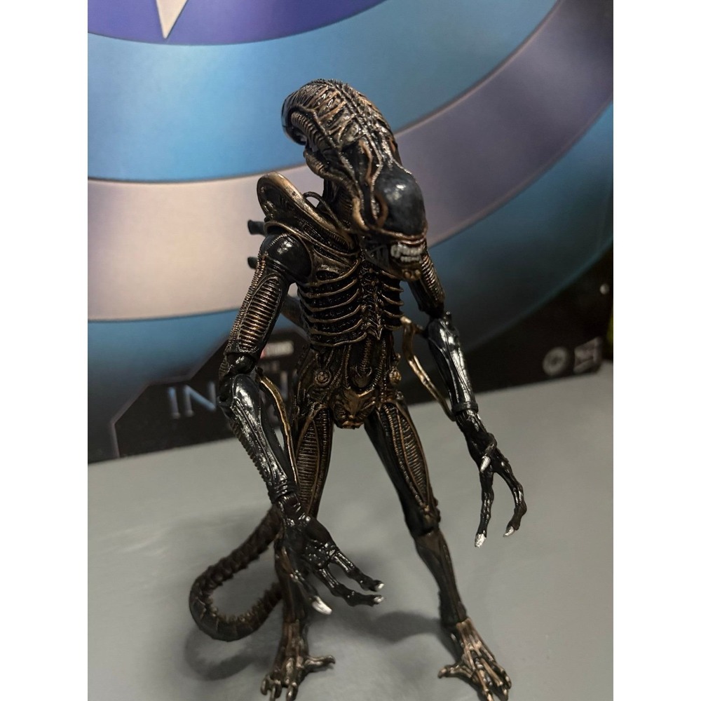 NECA - Aliens - Brown Warrior Xenomorph